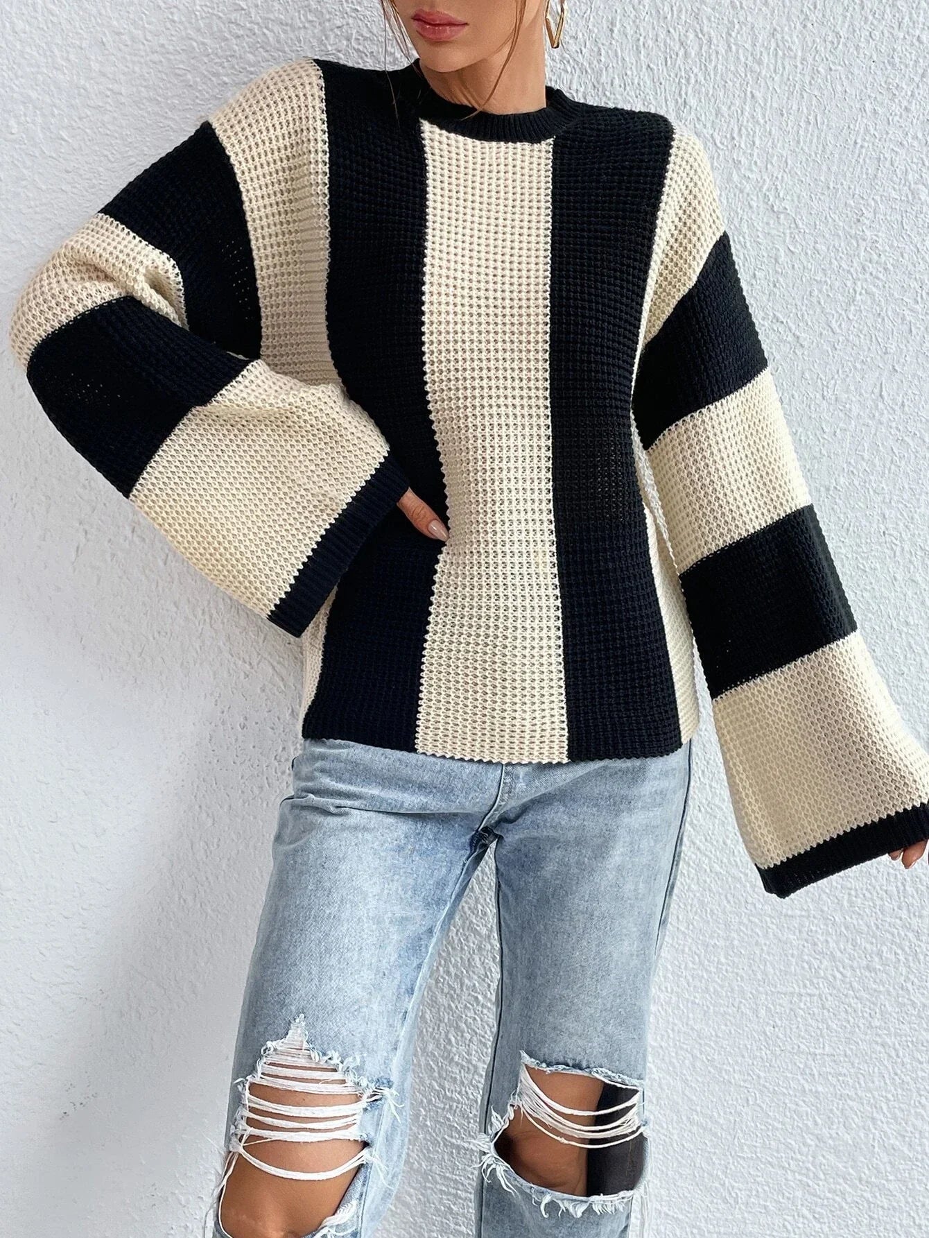 Sweater | Bold Stripes | Retro Casual Knit | Perfect for Autumn and Relaxed Days