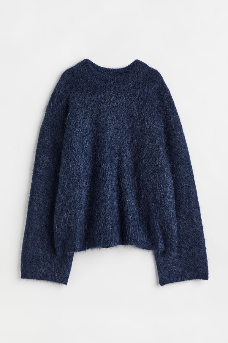 Oversized Sweater | Fluffy & Lightweight | Warm and Comfortable | Perfect for cold days and cozy moments