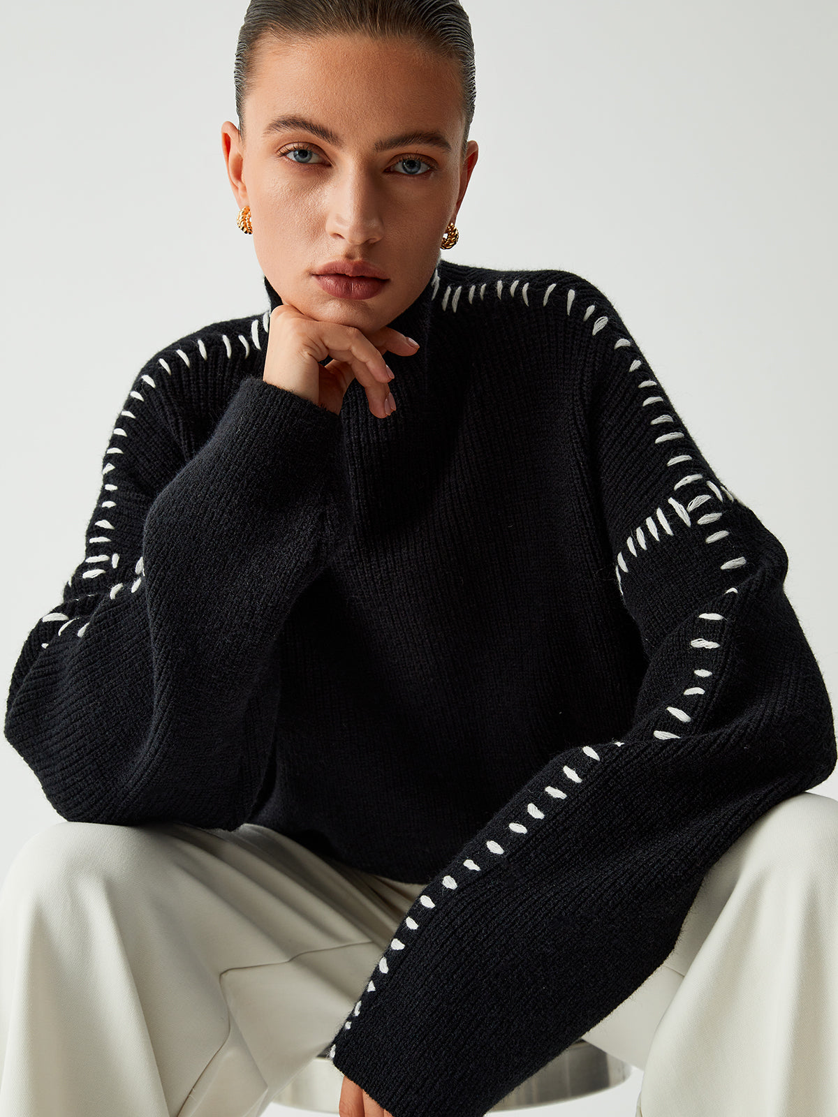 Sweater | Loose-Fit Design | Contrast Stitching | For Work, Casual Days and Minimalist Looks