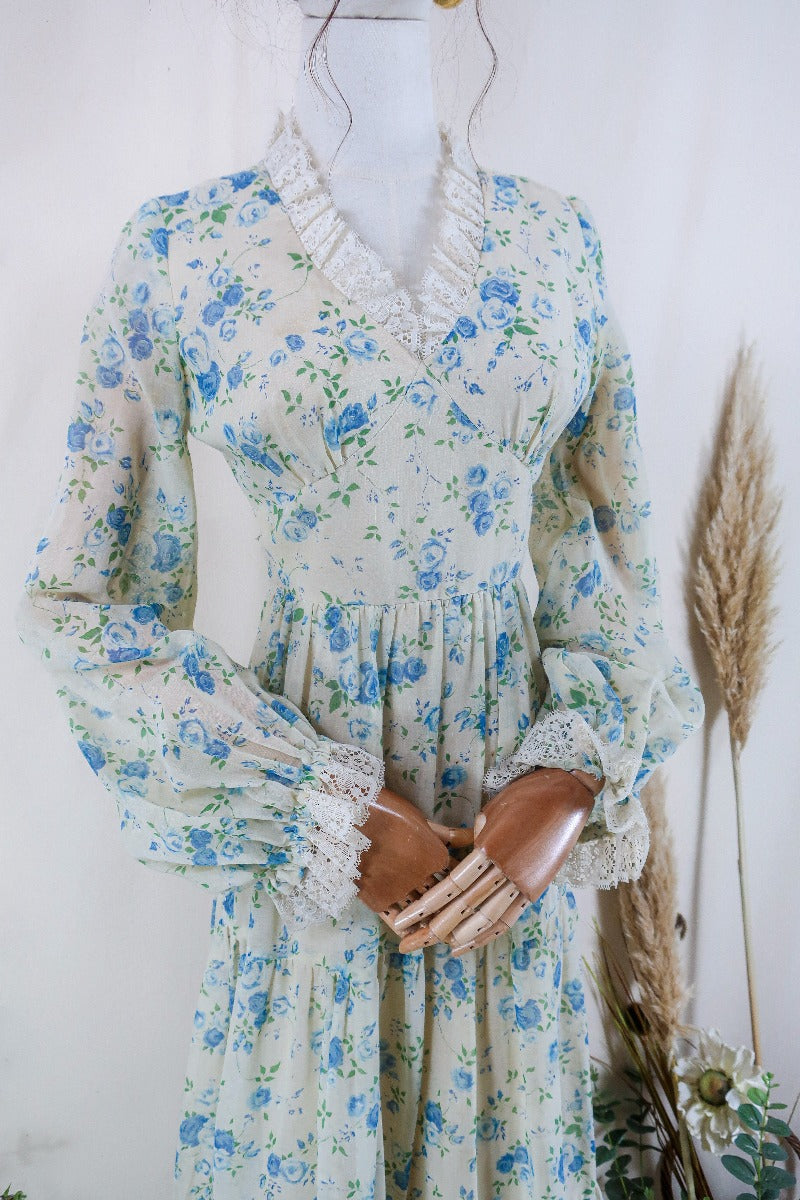 Xynae Vintage Floral Blue Boho Gown – Retro 70s Floral Dress with Lace Detail