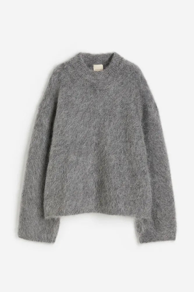 Oversized Sweater | Fluffy & Lightweight | Warm and Comfortable | Perfect for cold days and cozy moments