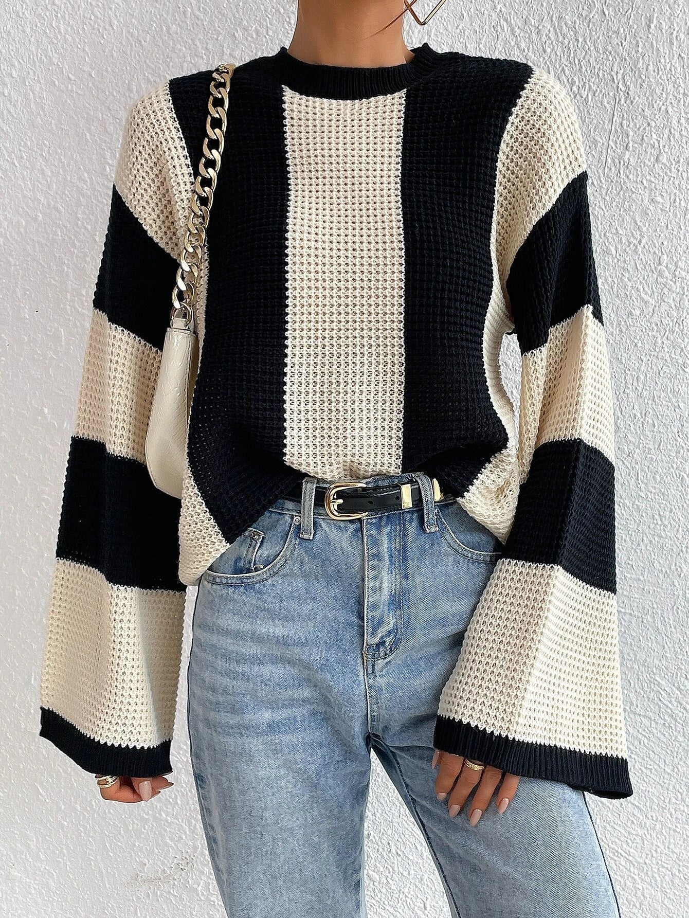 Sweater | Bold Stripes | Retro Casual Knit | Perfect for Autumn and Relaxed Days