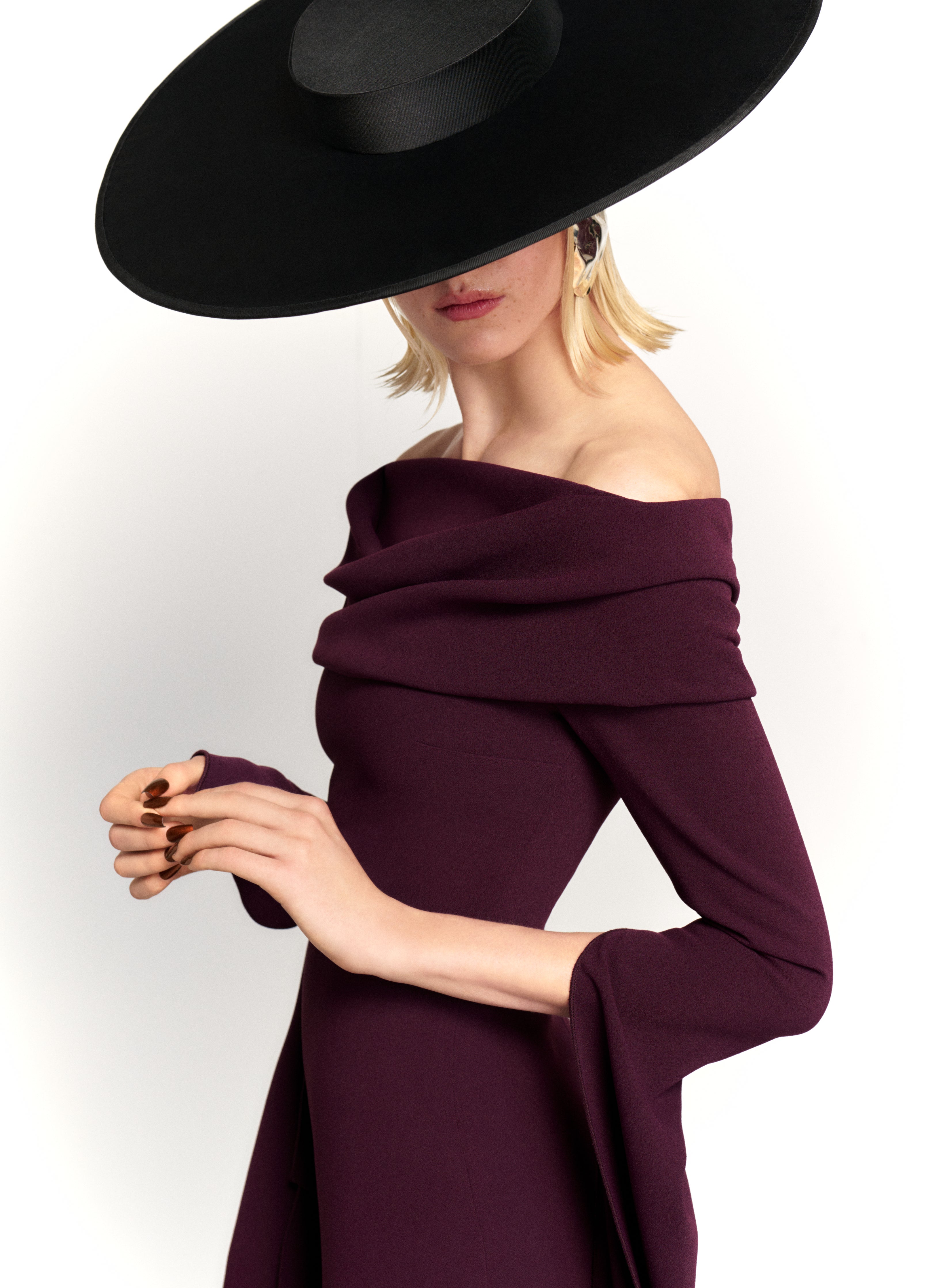 Xynae “Eterno” Off-Shoulder Gown