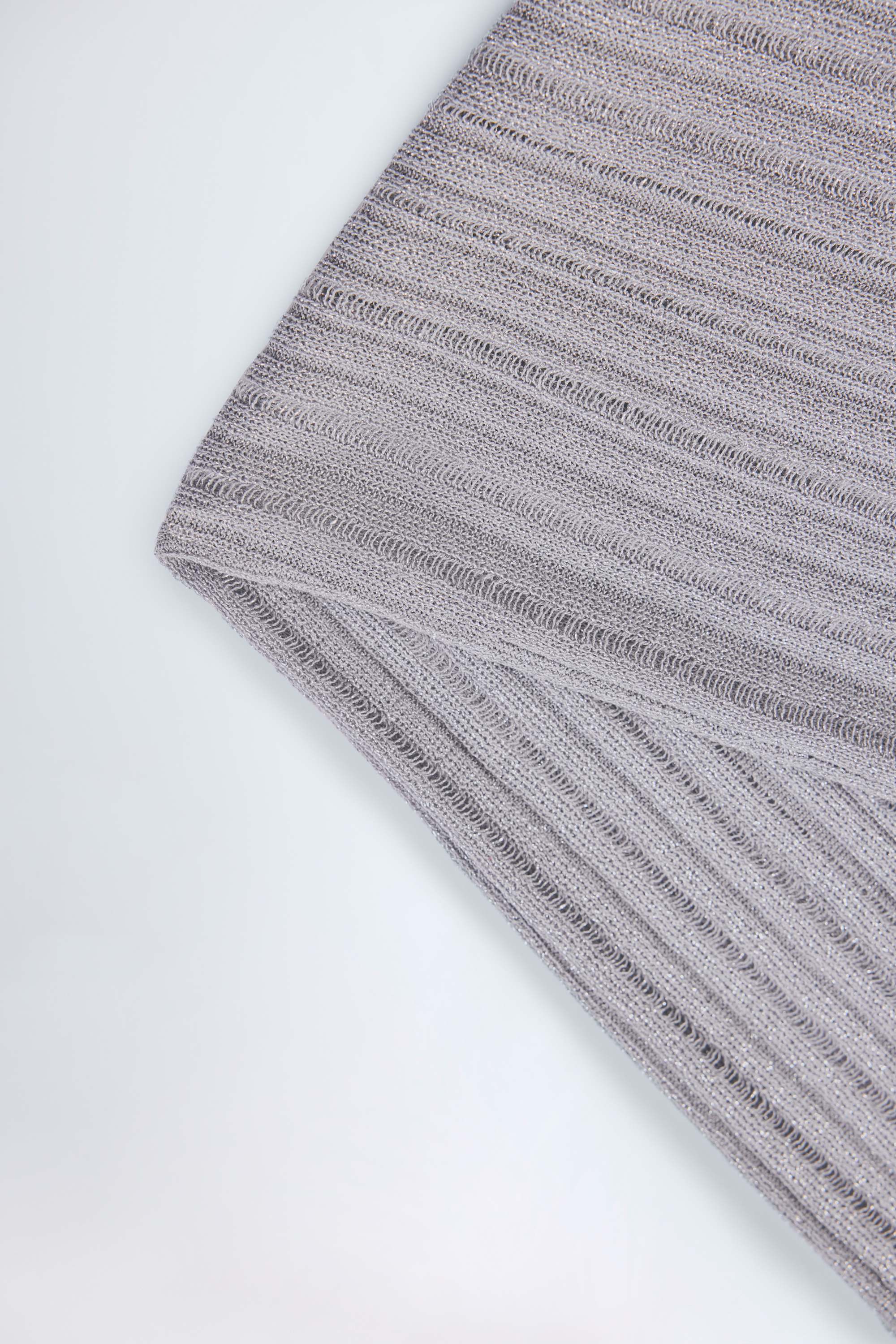 Xynae Mid-Rise Flared Trousers in Silver